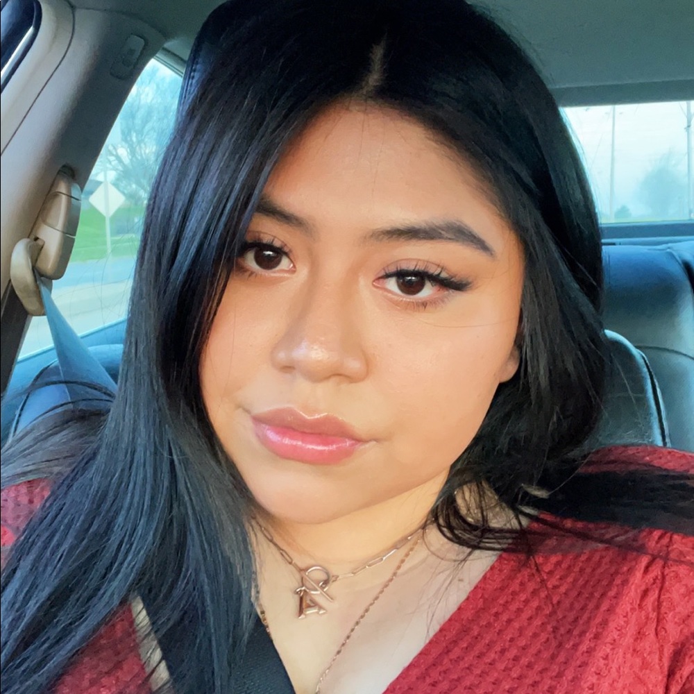 Meet your Posher, Ana